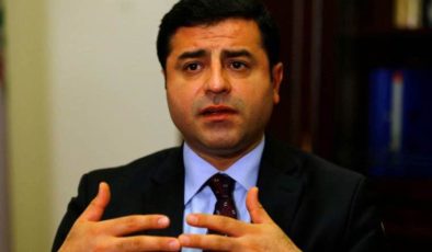 Selahattin Demirtaş: Toprağa verilen 12 asker benim kardeşimdir