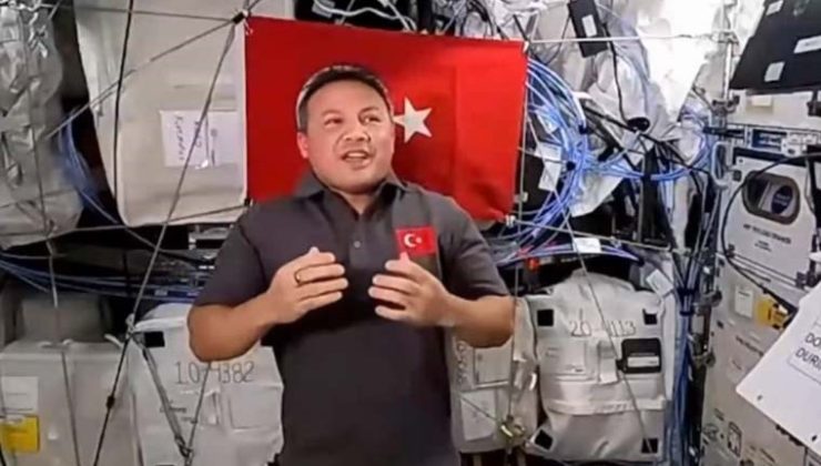 Alper Gezeravcı öğrencilerin sorularını yanıtladı: ‘Dünya fotojenik bir gezegen’
