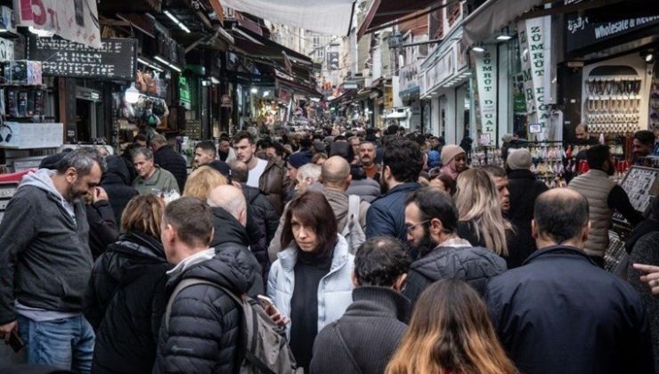 Sendikalar emeklilik sistemini eleştiriyor: ‘Emekliler hayatta kalma mücadelesi veriyor’