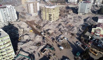 Depremde 96 kişinin öldüğü Ebrar Sitesi F Blok’un yıkılmasına ilişkin davanın görülmesine başlandı
