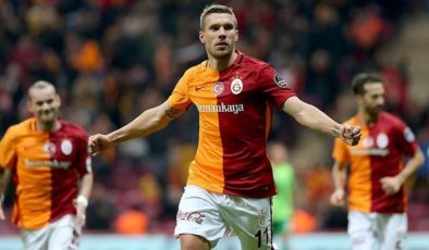 Podolski’den Fenerbahçe açıklaması: ’10 yıldır yatırım yapıyorlar ancak…’