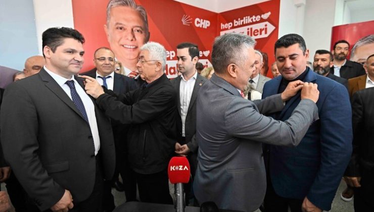 Muratpaşa’da 150 İYİ Parti üyesi törenle CHP’ye katıldı