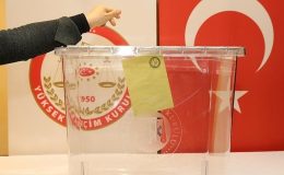 Aydın Erdem: Mayıs 2023 seçimlerinden sonra her iki seçmenden biri parti adı belirtmeden kararsıza döndü