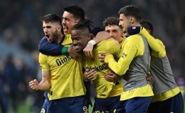 Trabzon’da nefes kesen maç: Fenerbahçe olaylı maçta zirveye Batshuayi ile tutundu! Trabzonspor 2-3 Fenerbahçe