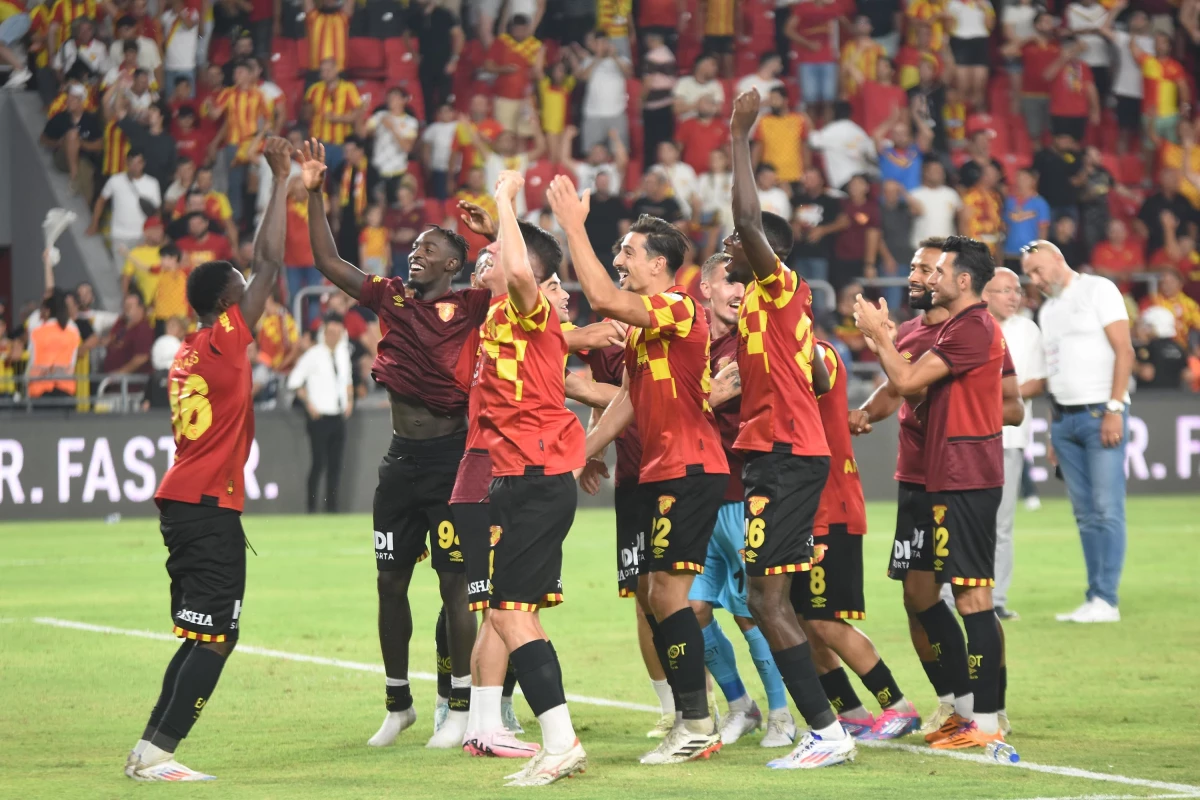 Göztepe, Fenerbahçe’ye karşı geri dönüş yaparak beraberlikle ayrıldı