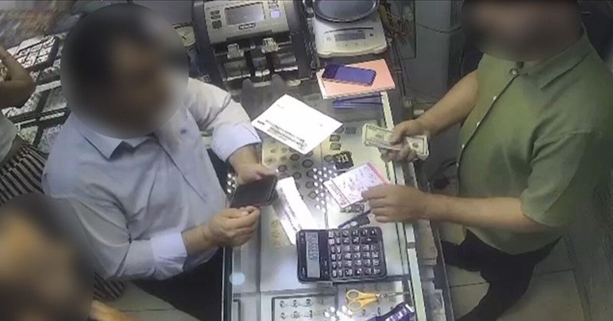 Hırsız tanıdık çıktı: Dövizleri bozdururken yakalandı