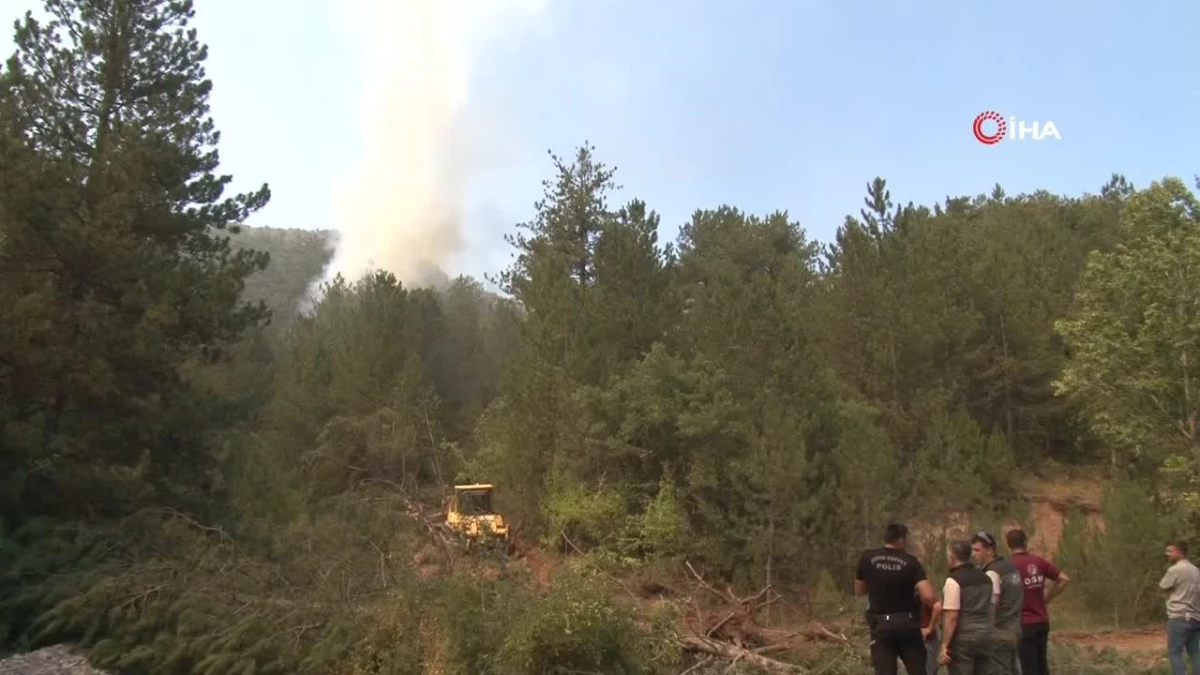 Karabük’teki orman yangınında 49 saat geride kaldı – Rüzgarın yön değiştirmesi ekipleri zorluyor