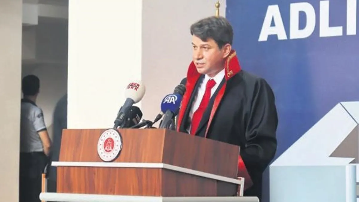 ‘Adalet ancak mahkeme salonlarında tecelli eder’