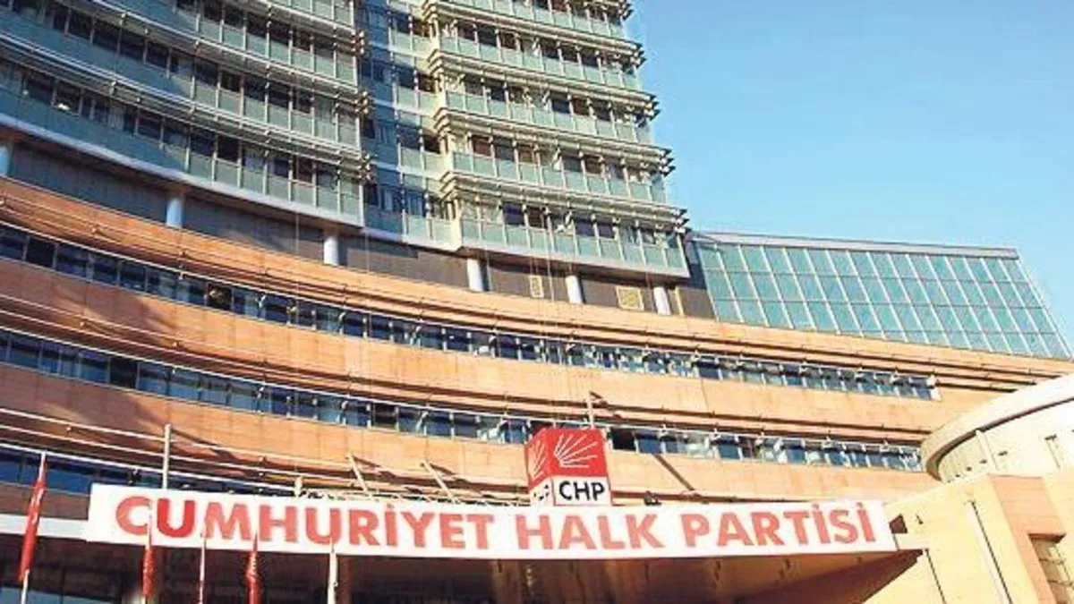 CHP’nin yeni tüzük taslağı partiyi karıştırdı