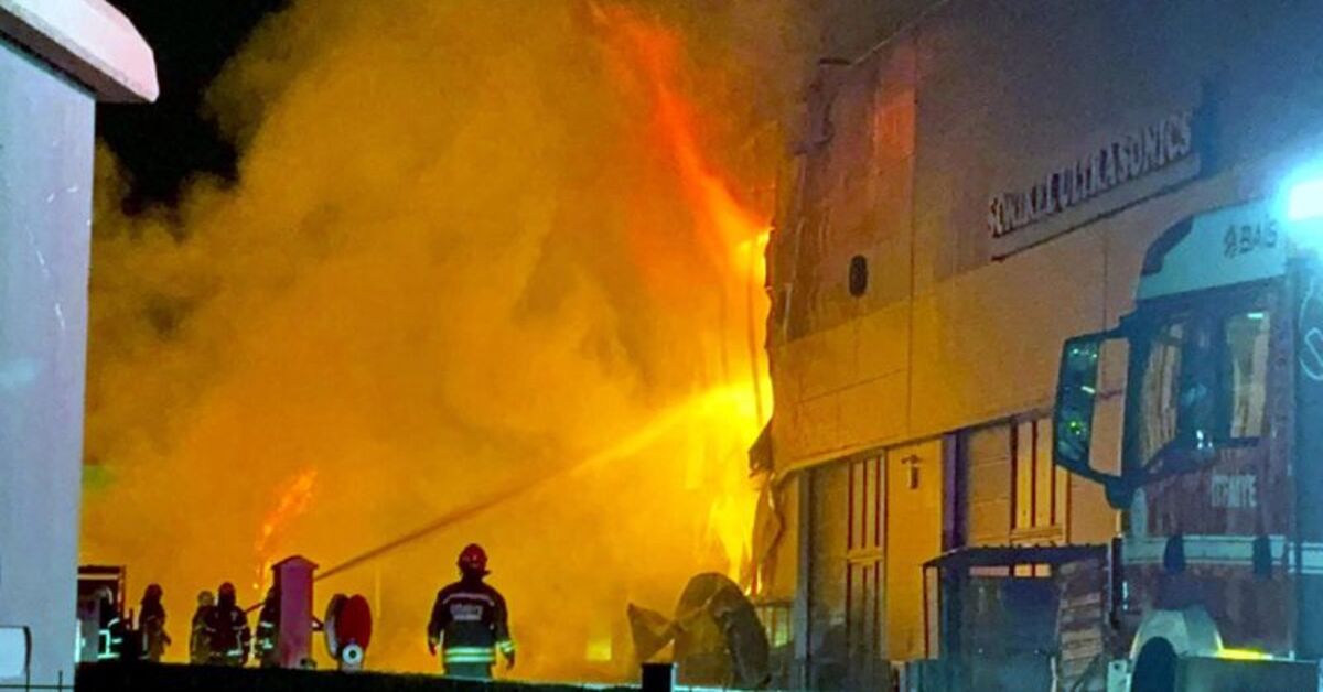 Çorlu’da kimyasal madde deposunda yangın paniği