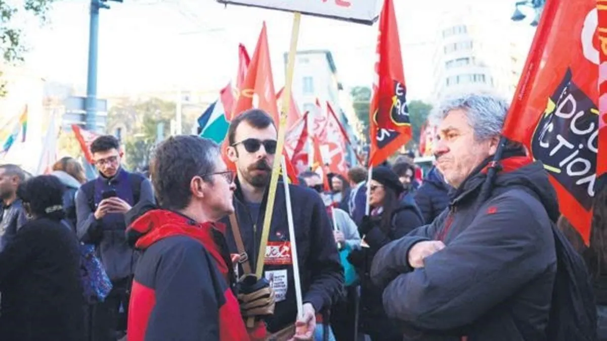 Hükümetin düştüğü Fransa’da kriz derinleşiyor